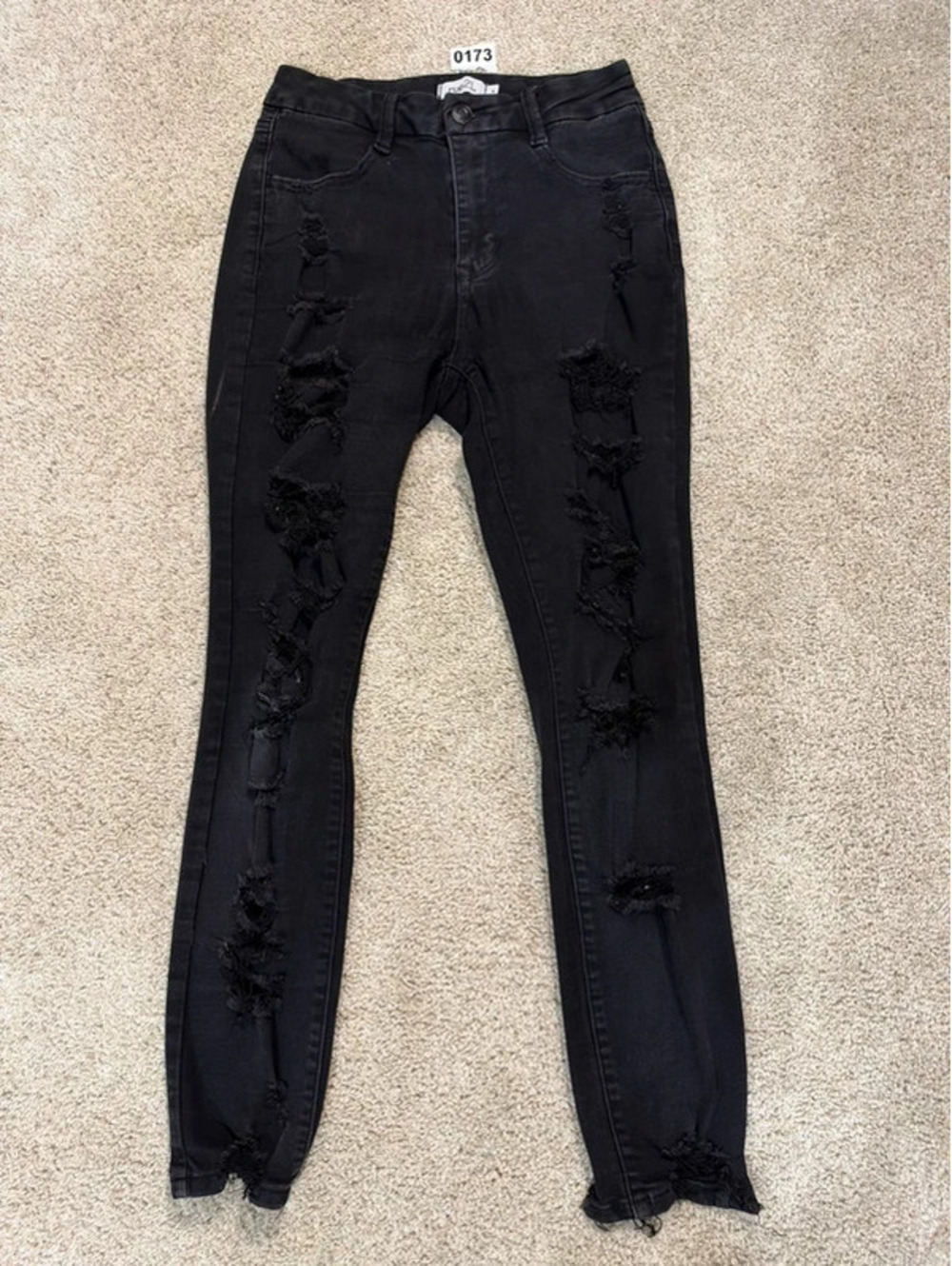 Rue 21 pants ~ distressed legs